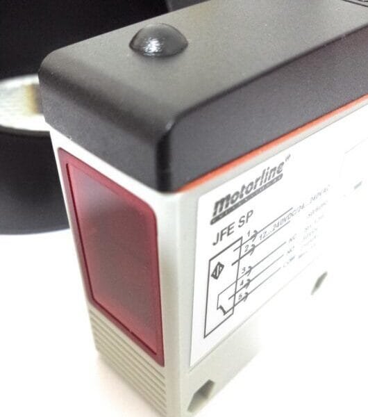 Protector es viseras de metal para sensor fotocélula de espejo Carlo Gavazzi PMP12RG 3